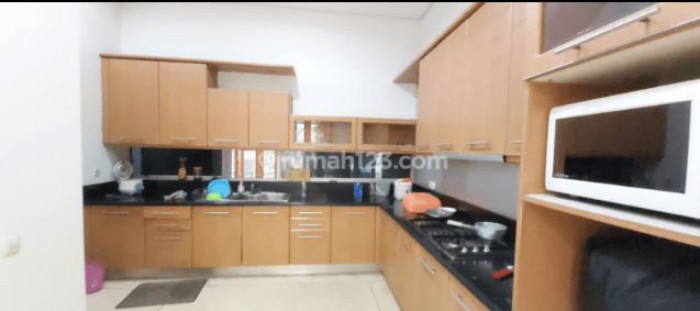 Rumah disewakan di Pondok Indah Jakarta Selatan